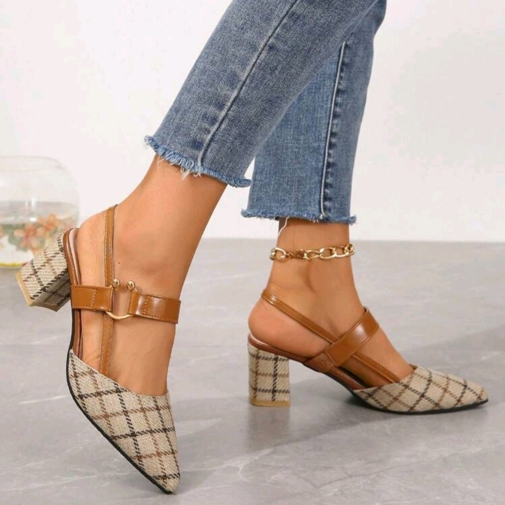 Women's Fashionable Square Fabric Material Peep Toe Chunky Hing Heels Sandals - Picture 4 of 6